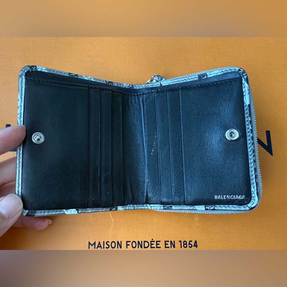 Balenciaga Silver Compact Wallet - Picture 4 of 8
